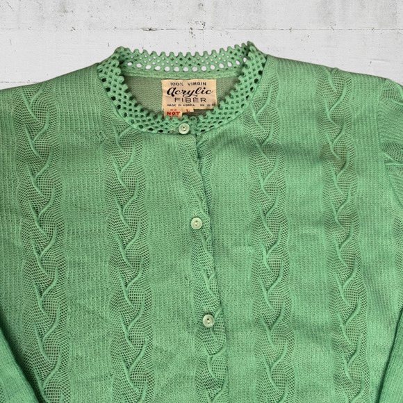 60s Vintage Pastel Green Acrylic Crewneck Crochet Cardigan Sweater Size Large - Picture 3 of 8
